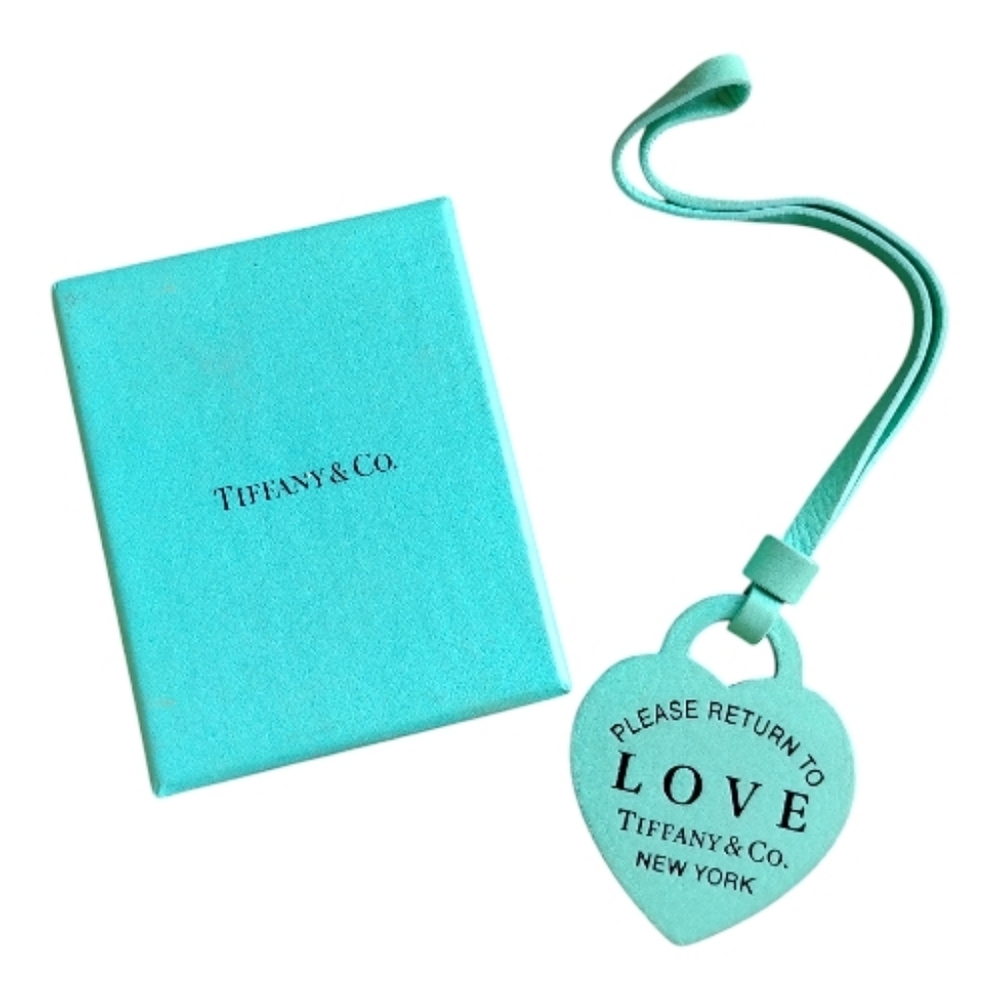 TIFFANY & CO RETURN TO TIFFANY LOVE HEART LEATHER BAG CHARM